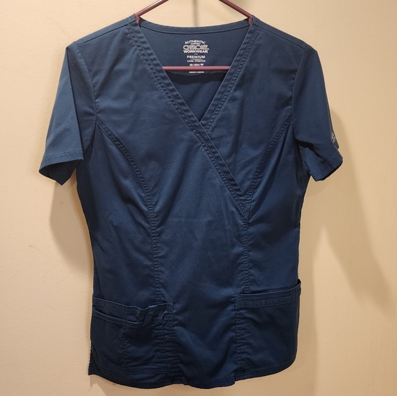 CHEROKEE Women's green scrub top size XS - Picture 1 of 10